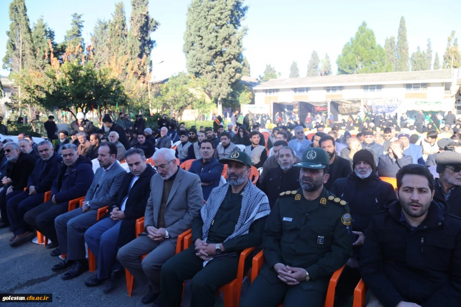 تشییع شهید گمنام بر روی دستان دانشجو معلمان پردیس امام خمینی (ره) گرگان. 2