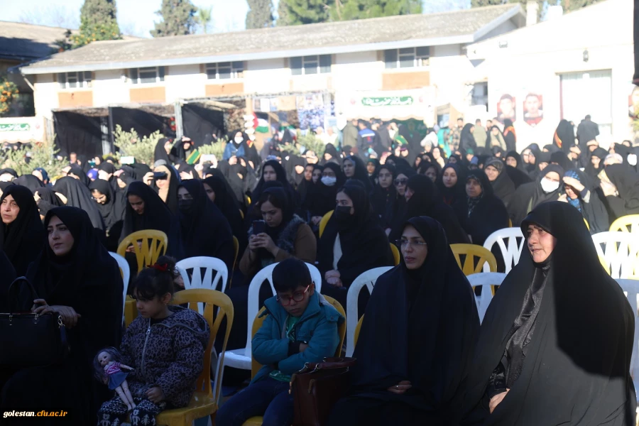 تشییع شهید گمنام بر روی دستان دانشجو معلمان پردیس امام خمینی (ره) گرگان. 2