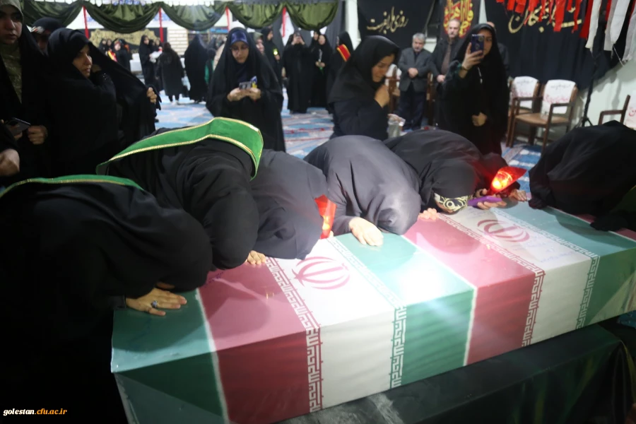 تشییع شهید گمنام بر روی دستان دانشجو معلمان پردیس امام خمینی (ره) گرگان. 2