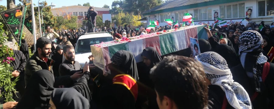 تشییع شهید گمنام بر روی دستان دانشجو معلمان پردیس امام خمینی (ره) گرگان. 2