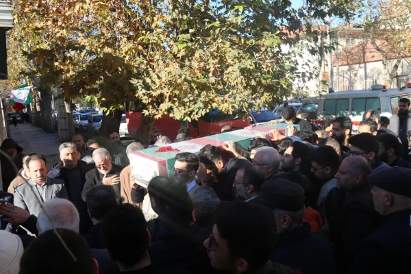 تشییع شهید گمنام بر روی دستان دانشجو معلمان پردیس امام خمینی (ره) گرگان. 5