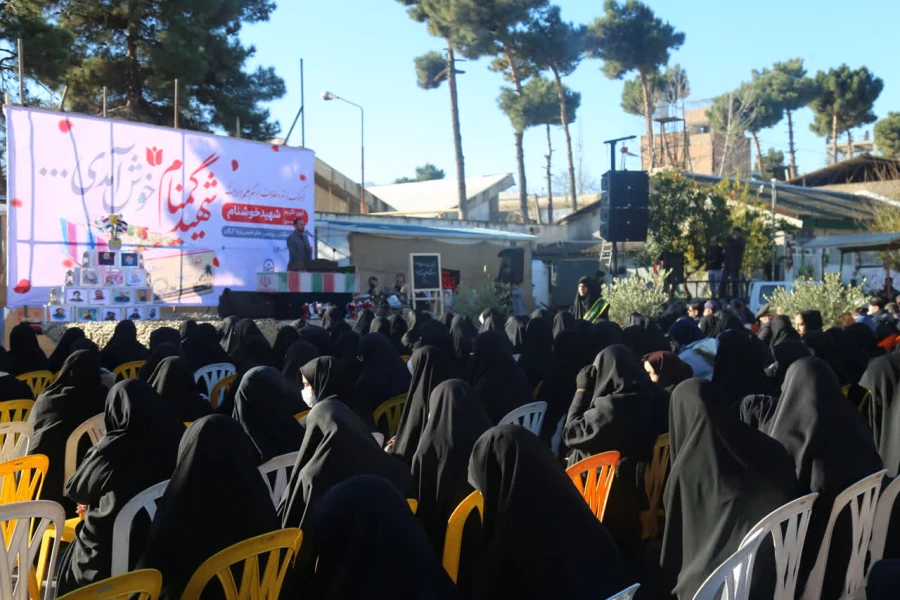 تشییع شهید گمنام بر روی دستان دانشجو معلمان پردیس امام خمینی (ره) گرگان. 2