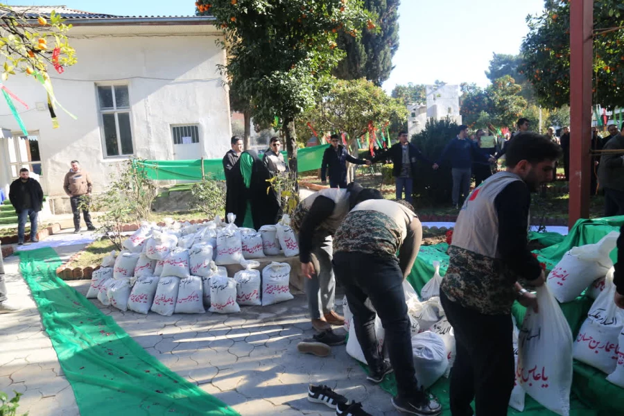 تشییع شهید گمنام بر روی دستان دانشجو معلمان پردیس امام خمینی (ره) گرگان. 2