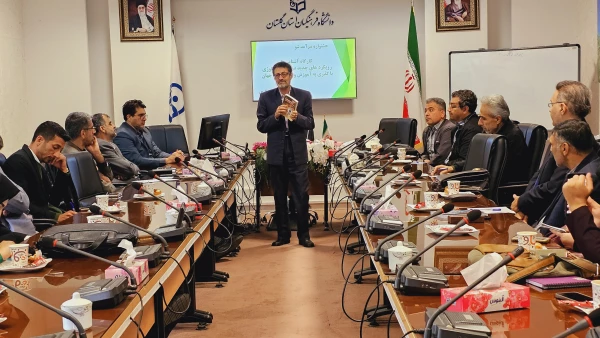 کارگاه آشنایی با رویکردهای جدید در حوزه پداگوژی با گذری به آموزش پژوهی برگزار شد 2