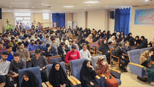 کارگاه رویکردهای نوین در آموزش و یادگیری توسط دکتر ابوالفضل بختیاری در پردیس آیت الله خامنه ای برگزار شد. 3