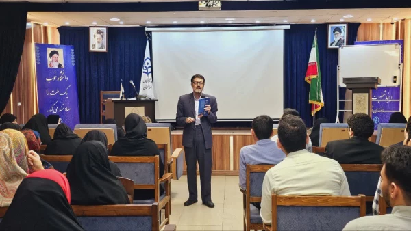 کارگاه رویکردهای نوین در آموزش و یادگیری توسط دکتر ابوالفضل بختیاری در پردیس آیت الله خامنه ای برگزار شد. 7