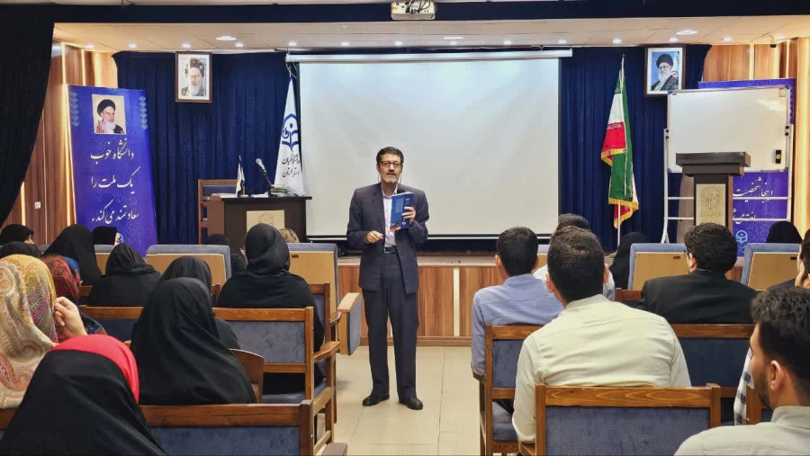 کارگاه رویکردهای نوین در آموزش و یادگیری توسط دکتر ابوالفضل بختیاری در پردیس آیت الله خامنه ای برگزار شد. 7