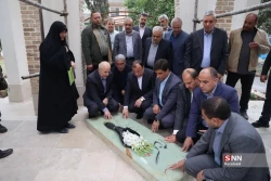 حضوردکتر قالیباف بر مزار شهید گمنام