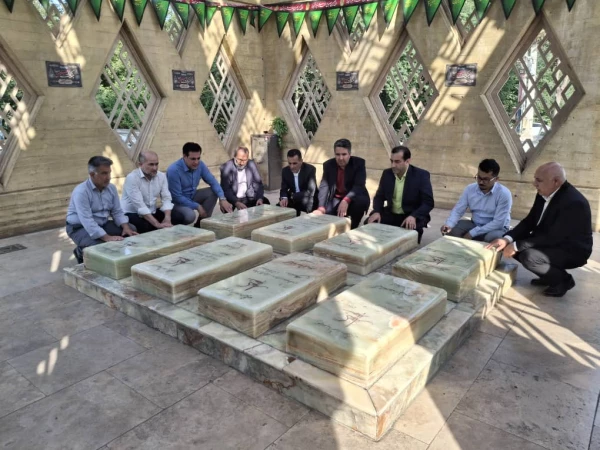 سرپرست جدید دانشگاه فرهنگیان استان گلستان در اولین ساعات کاری خود با حضور در تپه نورالشهدا گرگان ضمن تجدید میثاق با شهدا فعالیت اداری وکاری خود را آغاز کرد. 3