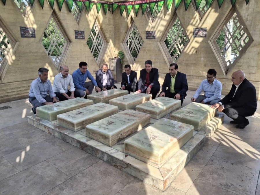 سرپرست جدید دانشگاه فرهنگیان استان گلستان در اولین ساعات کاری خود با حضور در تپه نورالشهدا گرگان ضمن تجدید میثاق با شهدا فعالیت اداری وکاری خود را آغاز کرد. 3