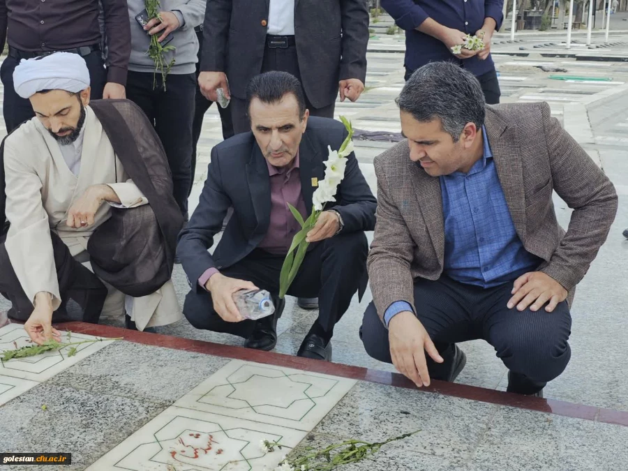 به مناسبت هفته دولت مراسم غبار روبی و زیارت مزار شهدا با حضور همکاران دانشگاه فرهنگیان استان گلستان  2