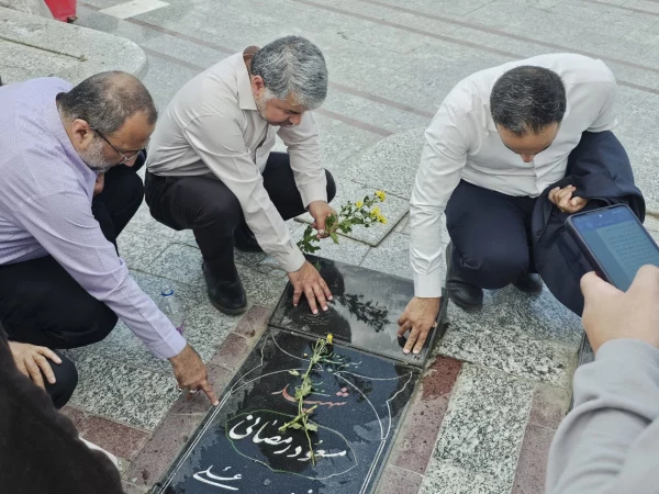 به مناسبت هفته دولت مراسم غبار روبی و زیارت مزار شهدا با حضور همکاران دانشگاه فرهنگیان استان گلستان  6