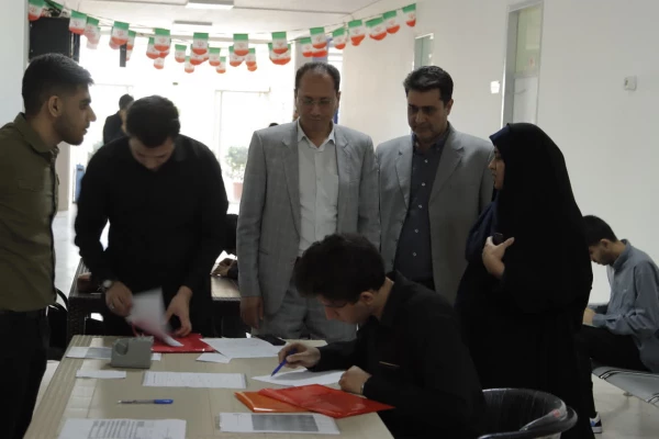 بازدید سرپرست دانشگاه از روند ثبت نام دانشجویان جدیدالورود پردیس آیت الله خامنه ای گرگان 3