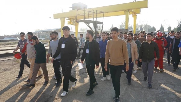 برگزاری اردوی علمی راهیان پیشرفت دانشجویان واحد دانشگاهی شهید بهشتی از شرکت کشتی سازی صدرا

 3