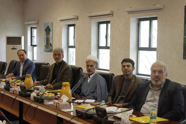 کمیته بررسی شیوه نامه های پژوهشی برگزار شد/ تقدیر از زحمات سه ساله معاون آموزشی، فرهنگی و پژوهشی 5